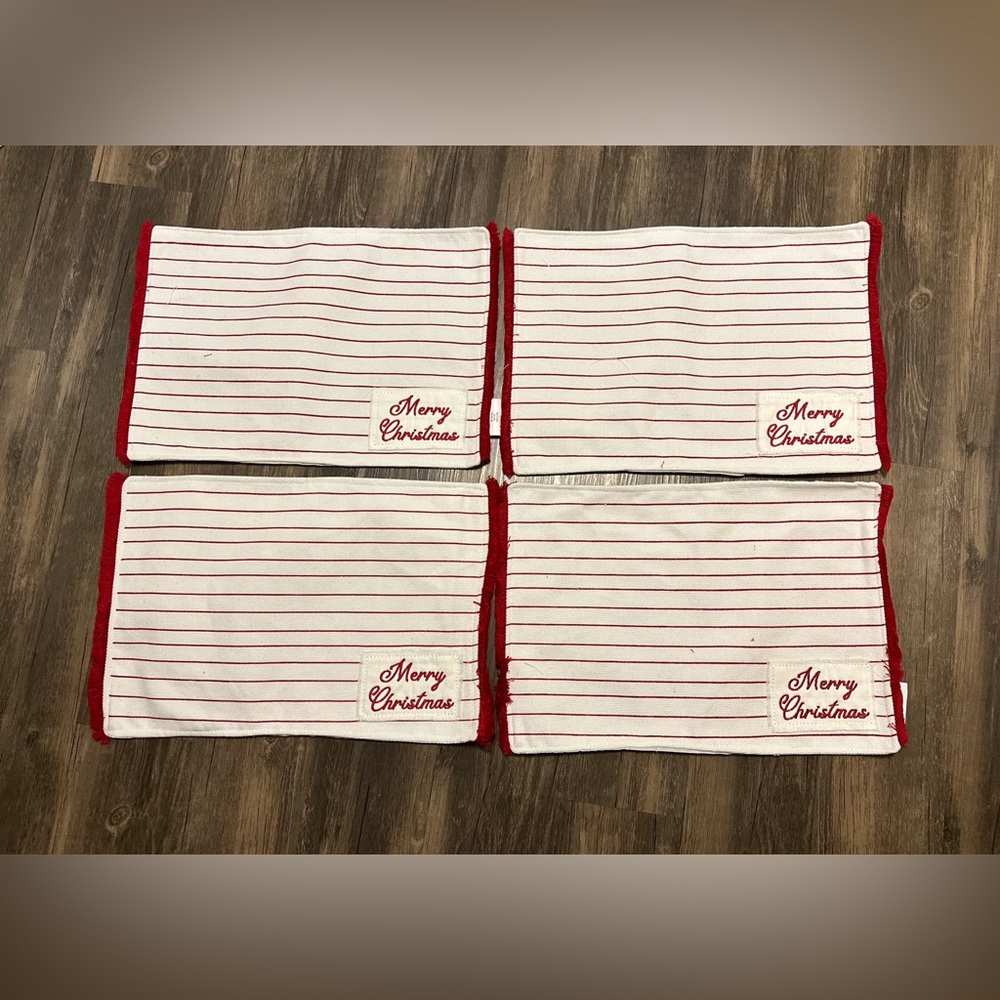 4 NWOT Christmas cloth placemats